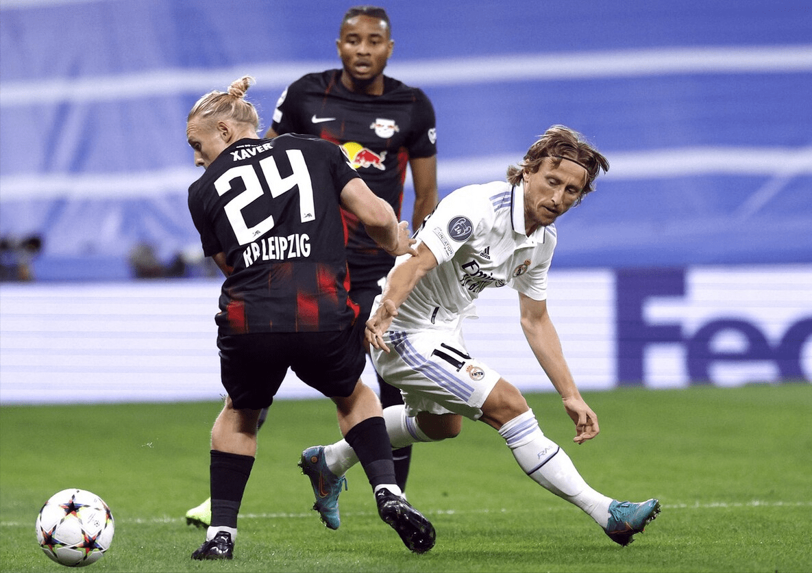 关于今晨莱比锡调整名单以备欧超杯；扳平良机环节打磨；悬念犹存；数据趋势出现新变化的信息