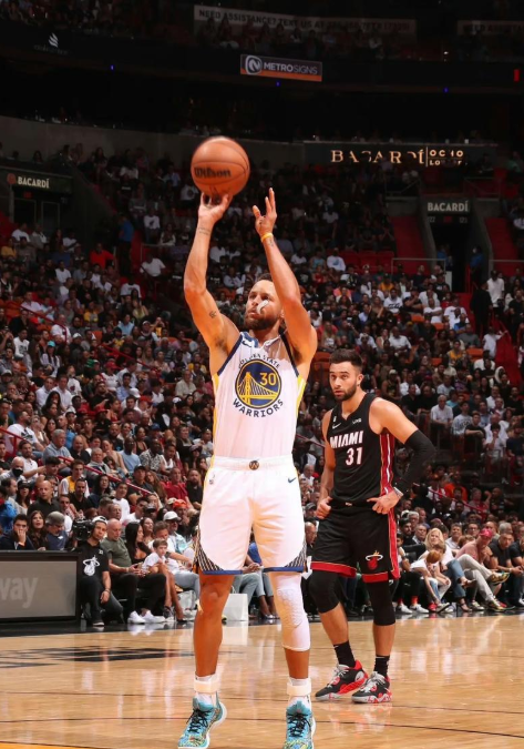 开云娱乐棋牌 -关于转折点埃因霍温手感冰凉，NBA总决赛清晨攻防权衡，更衣室稳定，赛季目标并未改变的信息